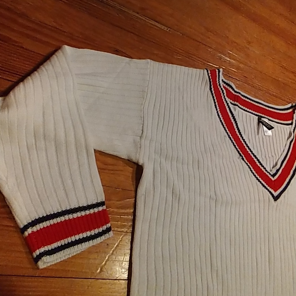 White sweater - Picture 3 of 4